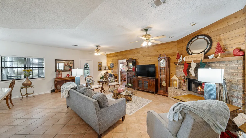 12525 County Road 4083 Scurry, TX 75158