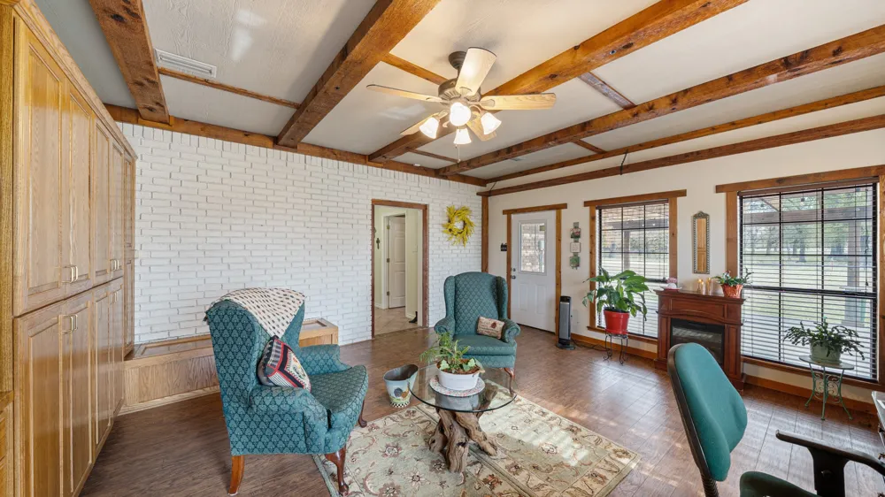 12525 County Road 4083 Scurry, TX 75158