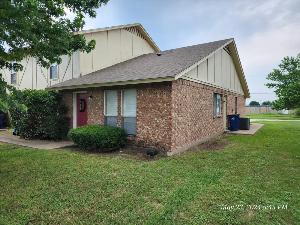 429 Thomas Street SW #D Burleson, TX 76028