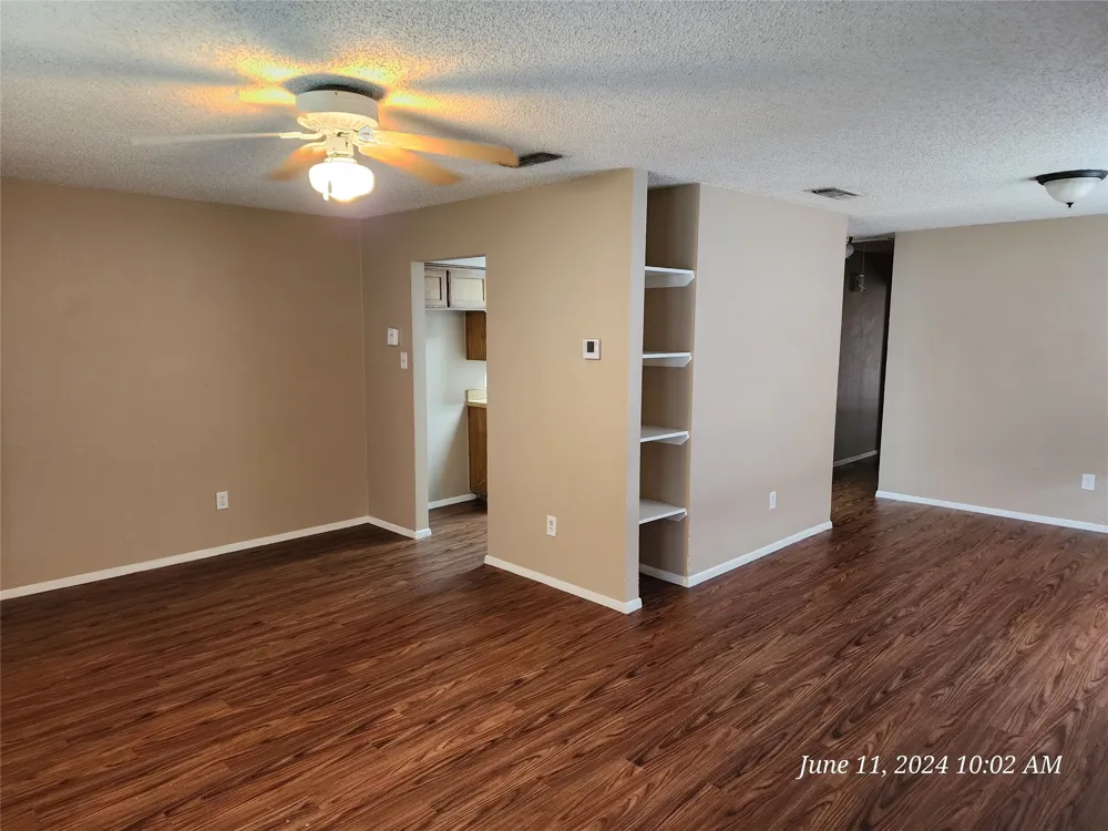 429 Thomas Street SW #D Burleson, TX 76028