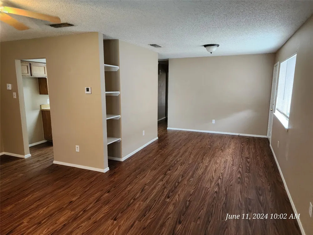 429 Thomas Street SW #D Burleson, TX 76028
