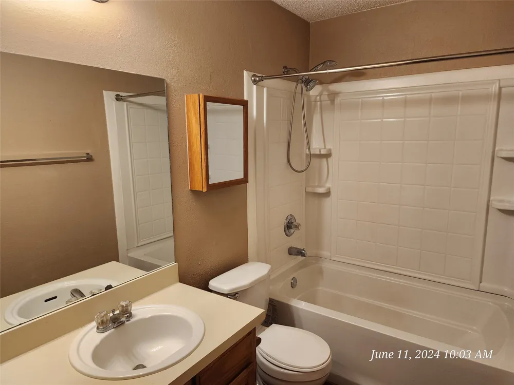 429 Thomas Street SW #D Burleson, TX 76028