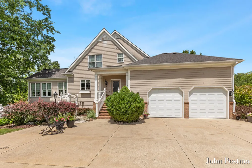 1645 Watermark Drive SE Cascade Charter Township, MI 49546