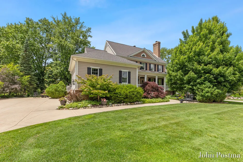 1645 Watermark Drive SE Cascade Charter Township, MI 49546