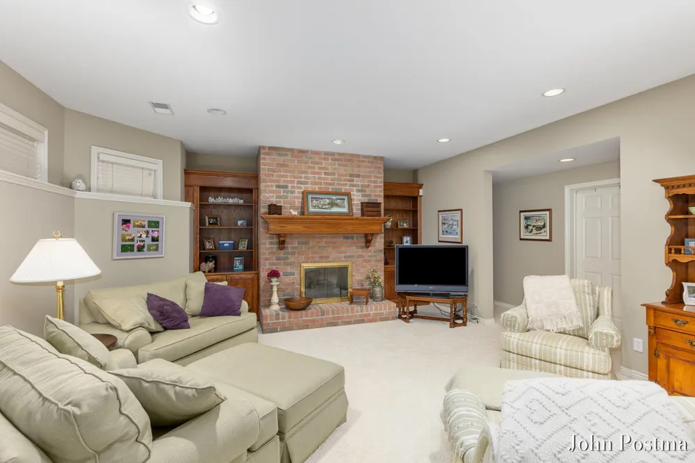 1645 Watermark Drive SE Cascade Charter Township, MI 49546