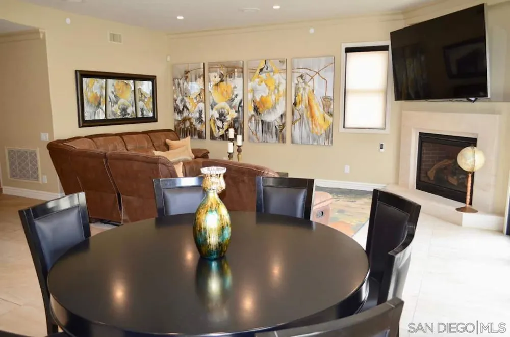 1235 Neptune Ave Encinitas, CA 92024