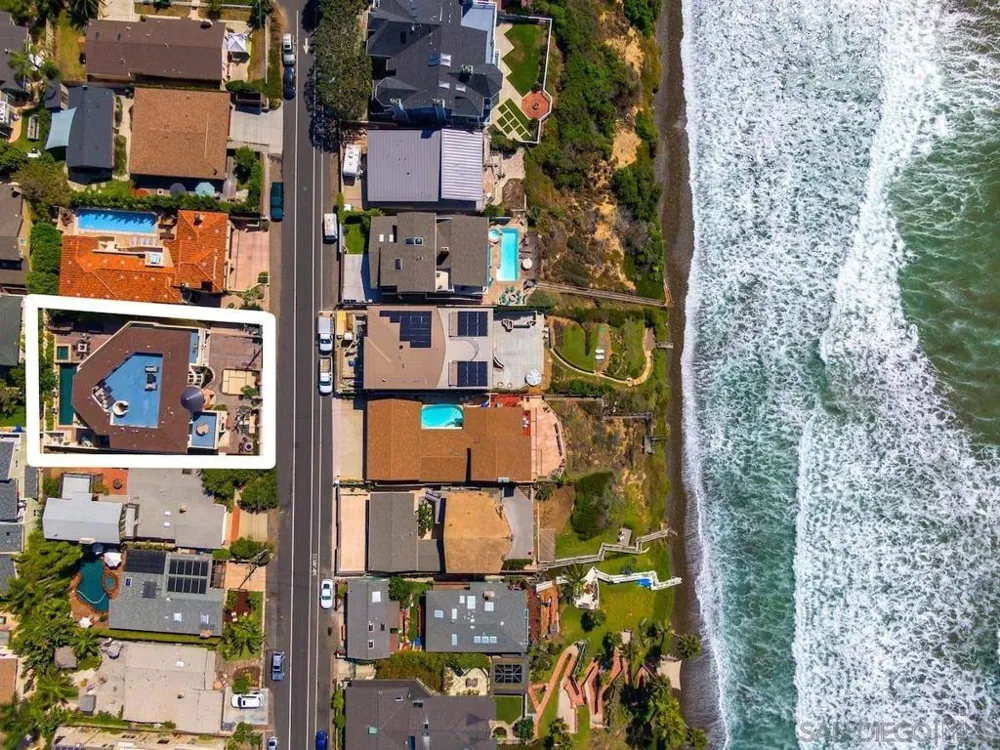 1235 Neptune Ave Encinitas, CA 92024
