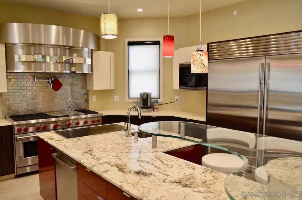 1235 Neptune Ave Encinitas, CA 92024