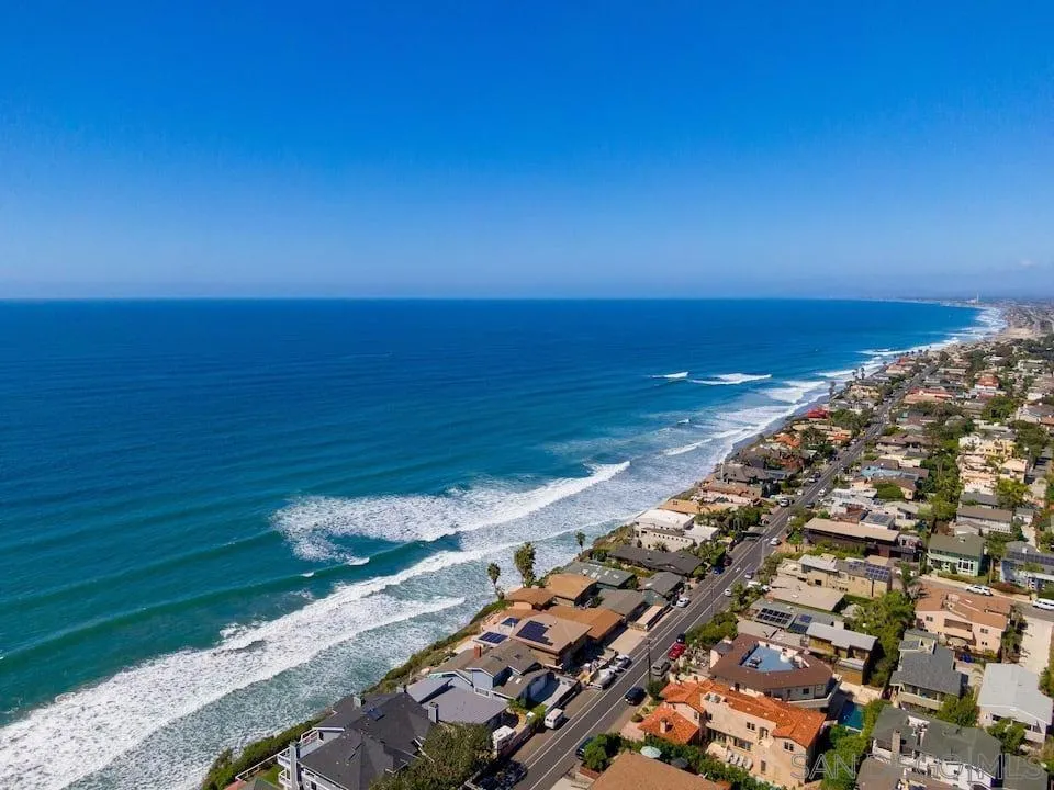 1235 Neptune Ave Encinitas, CA 92024