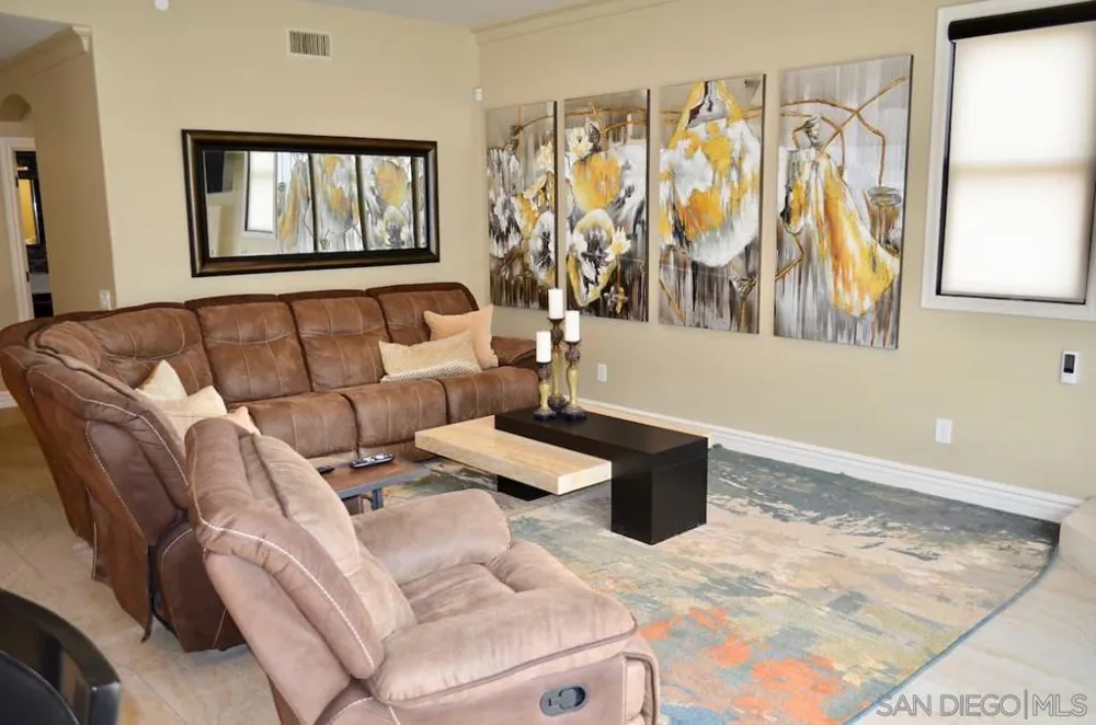 1235 Neptune Ave Encinitas, CA 92024