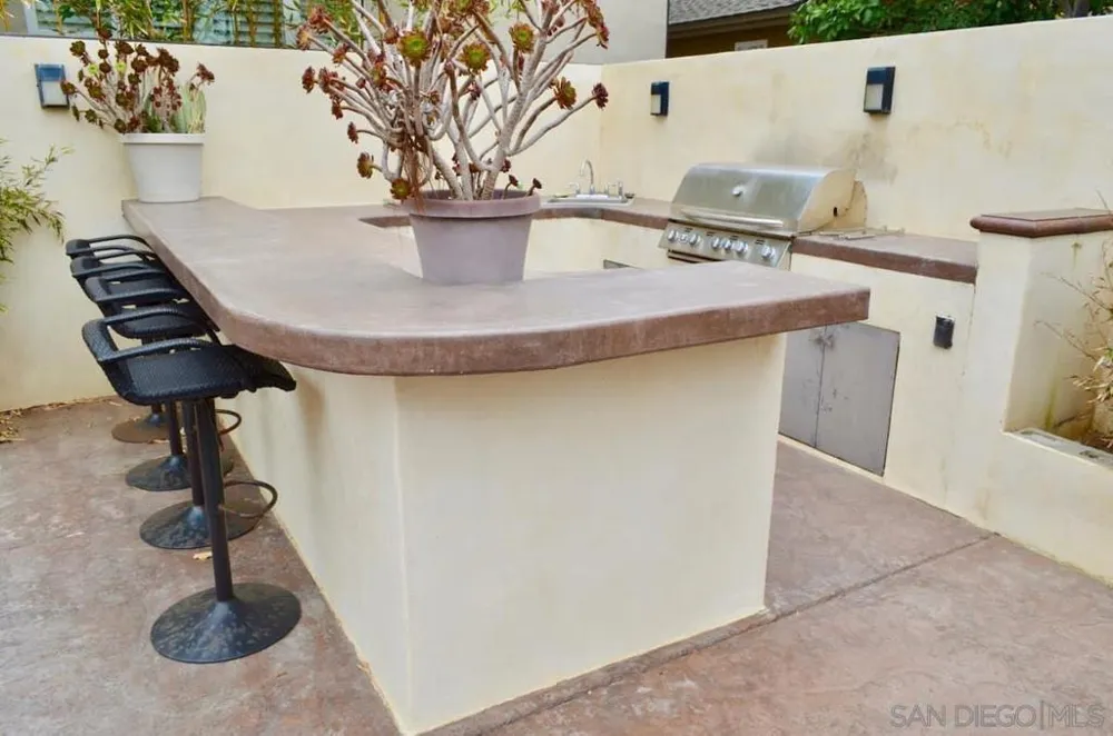 1235 Neptune Ave Encinitas, CA 92024