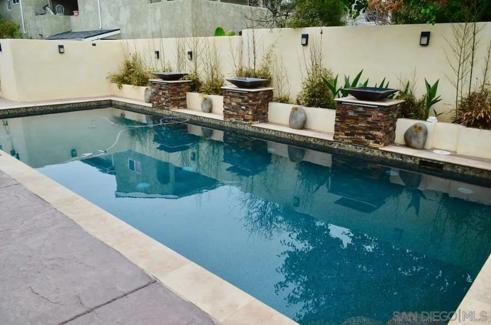 1235 Neptune Ave Encinitas, CA 92024