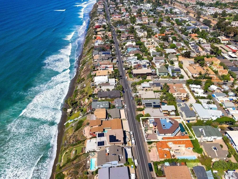 1235 Neptune Ave Encinitas, CA 92024