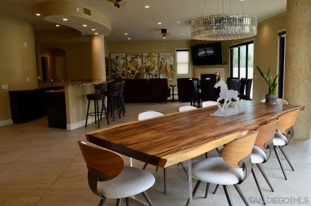1235 Neptune Ave Encinitas, CA 92024