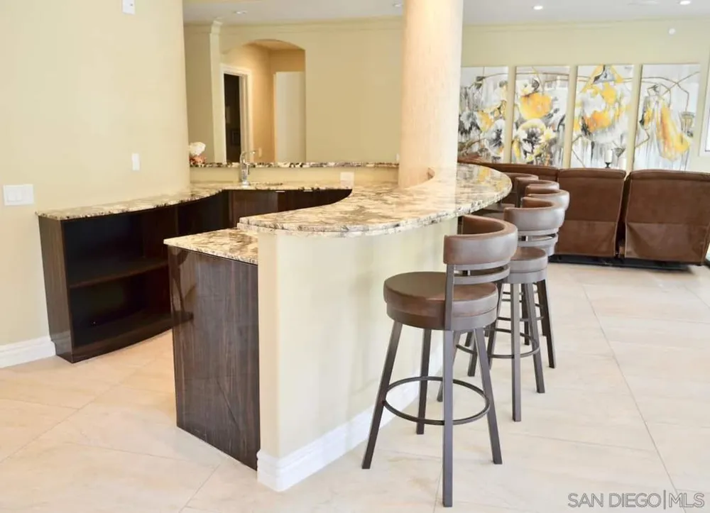 1235 Neptune Ave Encinitas, CA 92024