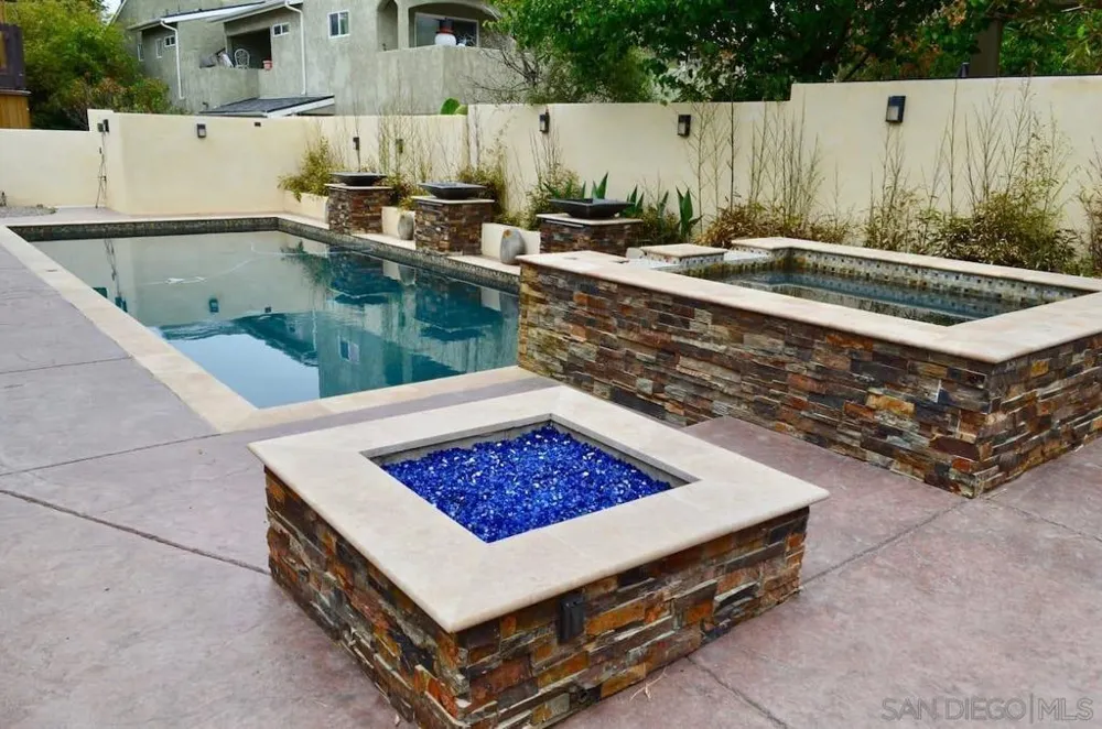1235 Neptune Ave Encinitas, CA 92024
