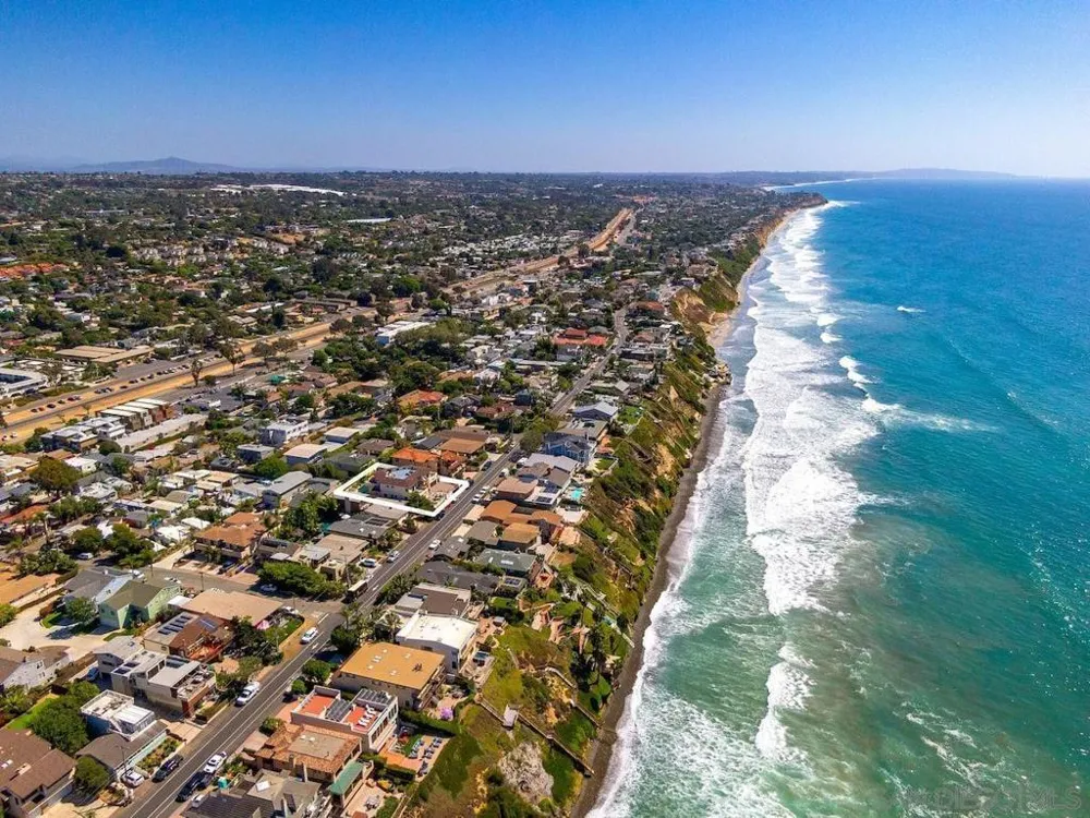 1235 Neptune Ave Encinitas, CA 92024