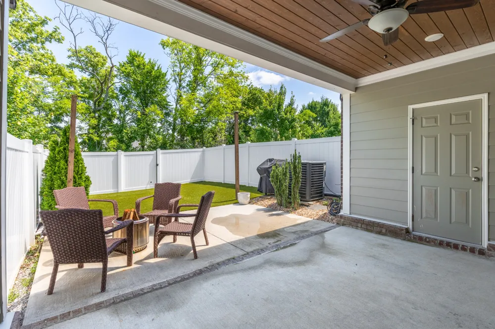 1556 Nickelby Pl Thompsons Station, TN 37179