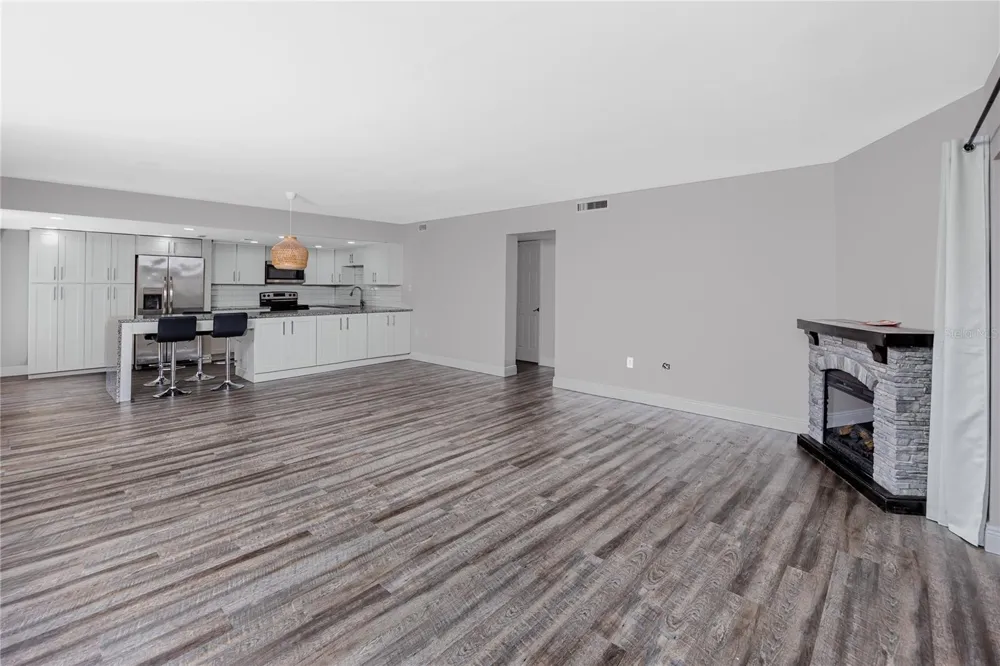 7510 SUNSHINE SKYWAY LANE S #P4 St Petersburg, FL 33711