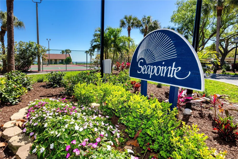 7510 SUNSHINE SKYWAY LANE S #P4 St Petersburg, FL 33711