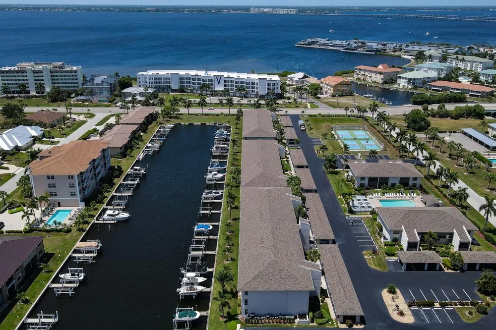 335 COLDEWAY DRIVE #F21 Punta Gorda, FL 33950