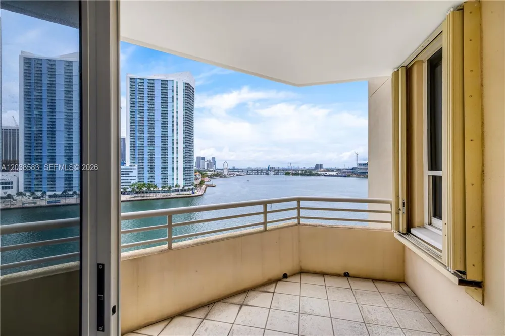 888 Brickell Key Dr #1010 Miami, FL 33131
