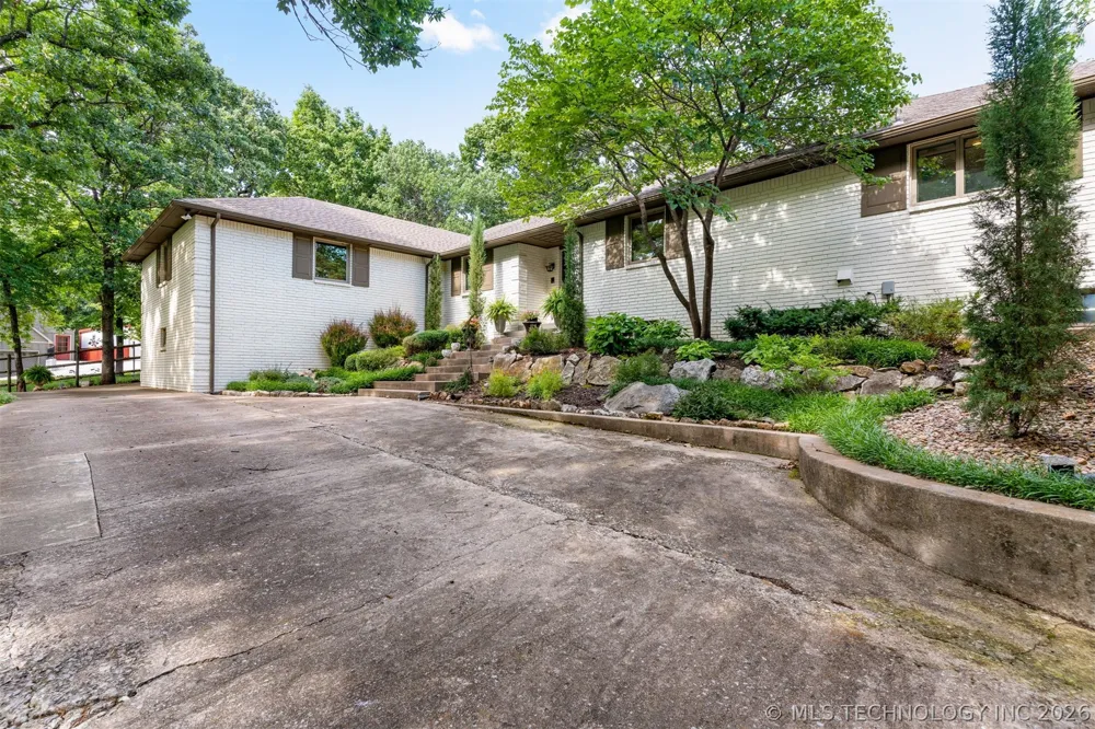11541 S 4120 ROAD Oologah, OK 74053