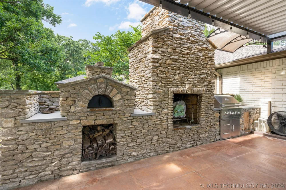 11541 S 4120 ROAD Oologah, OK 74053