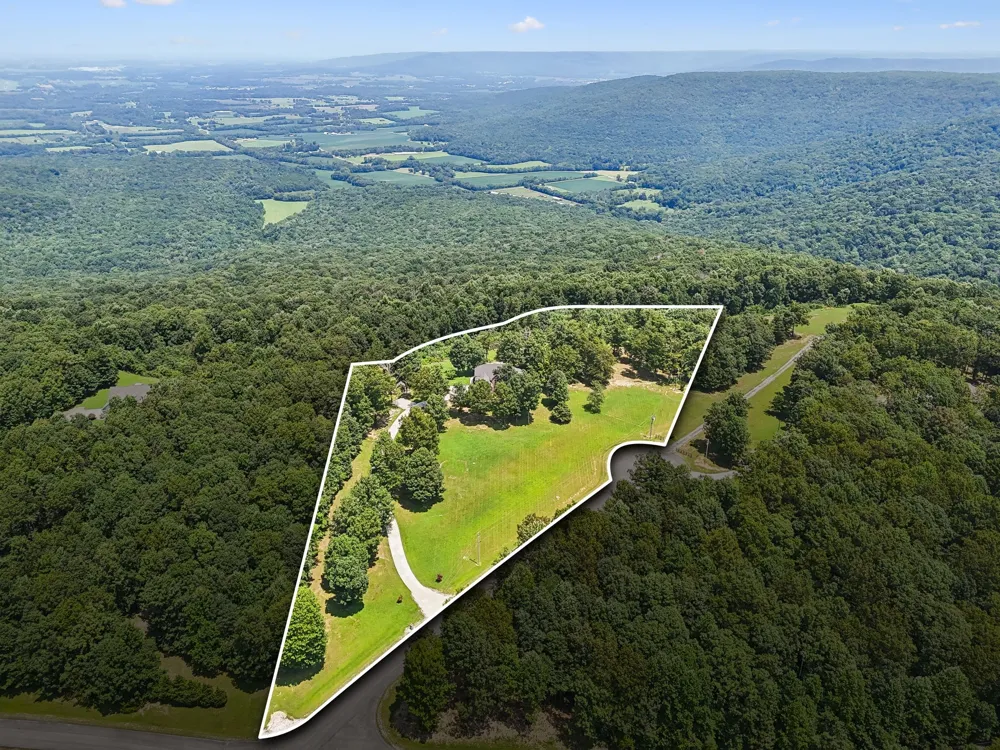 231 Point Dr Belvidere, TN 37306
