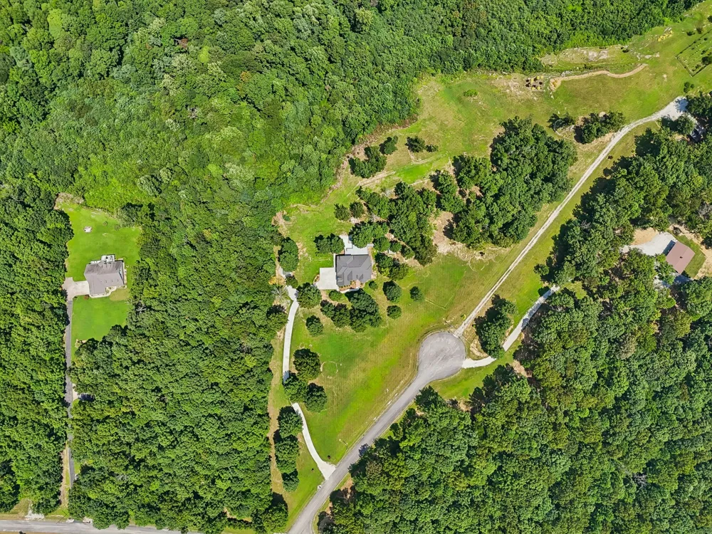 231 Point Dr Belvidere, TN 37306