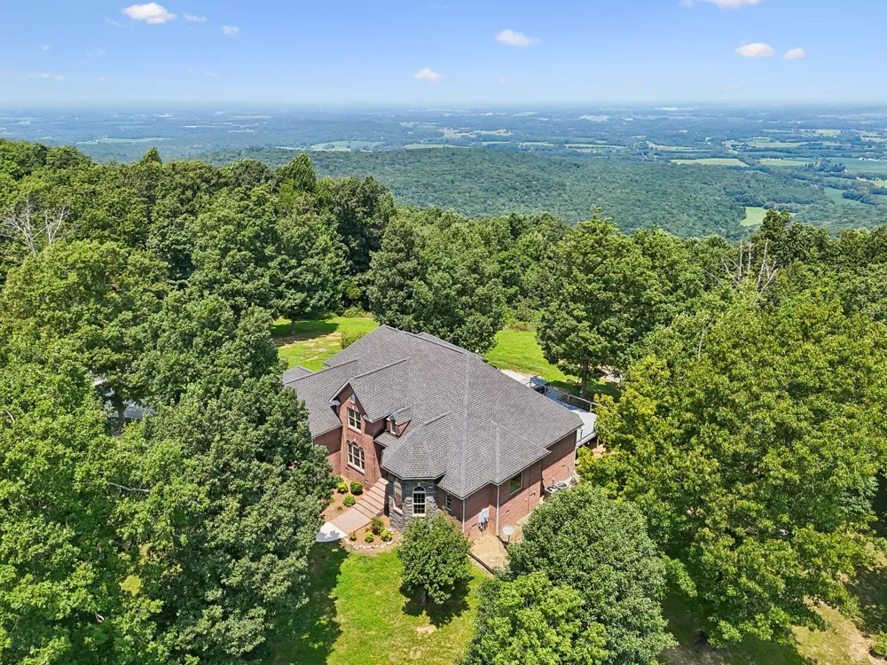 231 Point Dr Belvidere, TN 37306