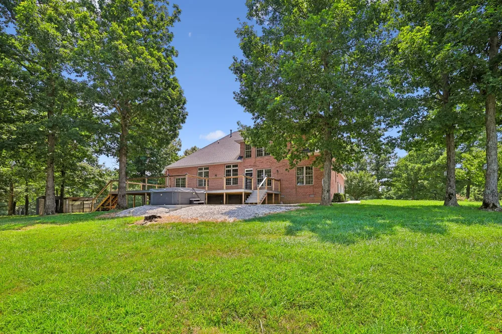 231 Point Dr Belvidere, TN 37306
