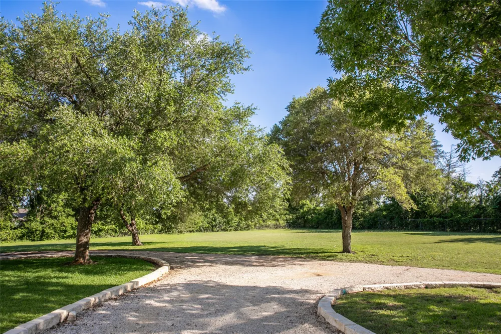 8660 Cedar Hill Road Brenham, TX 77833