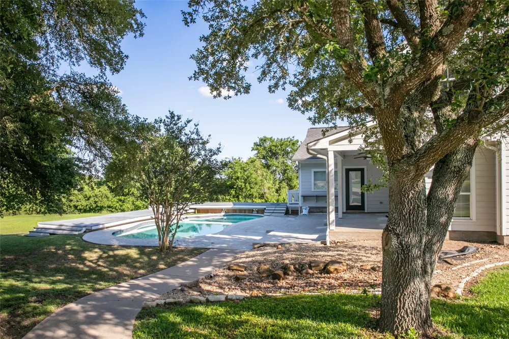 8660 Cedar Hill Road Brenham, TX 77833