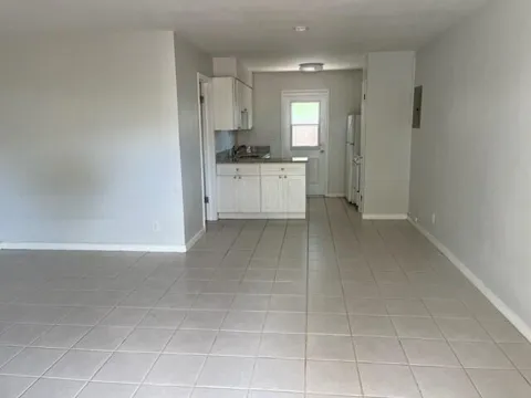 1129 NE 17th Terrace #4