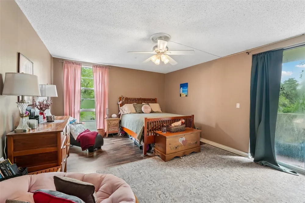 1717 NW 23RD AVENUE #4E Gainesville, FL 32605