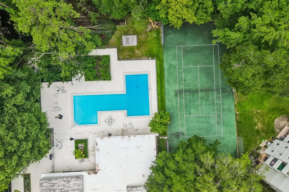 1717 NW 23RD AVENUE #4E Gainesville, FL 32605