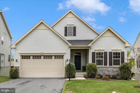 6968 MERLE COURT