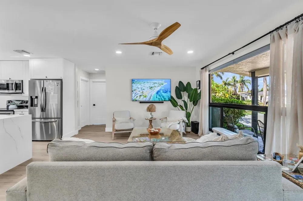 300 SE 8th Avenue Deerfield Beach, FL 33441