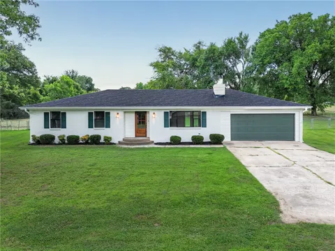 1 Lakeview Circle