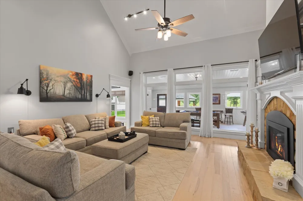 350 Pecan Creek Drive Henderson, TX 75654