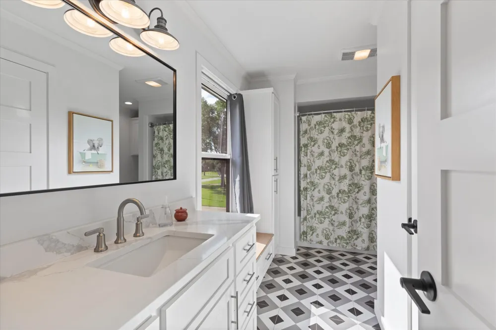 350 Pecan Creek Drive Henderson, TX 75654