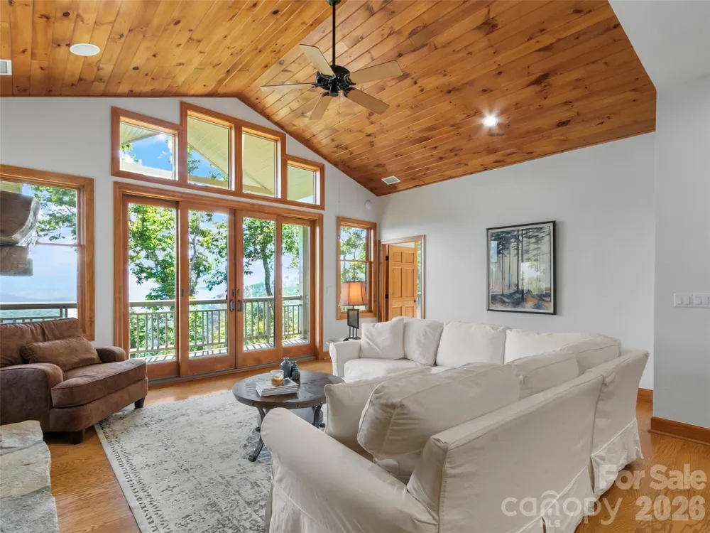 115 Stoney Falls Loop #D1 Burnsville, NC 28714