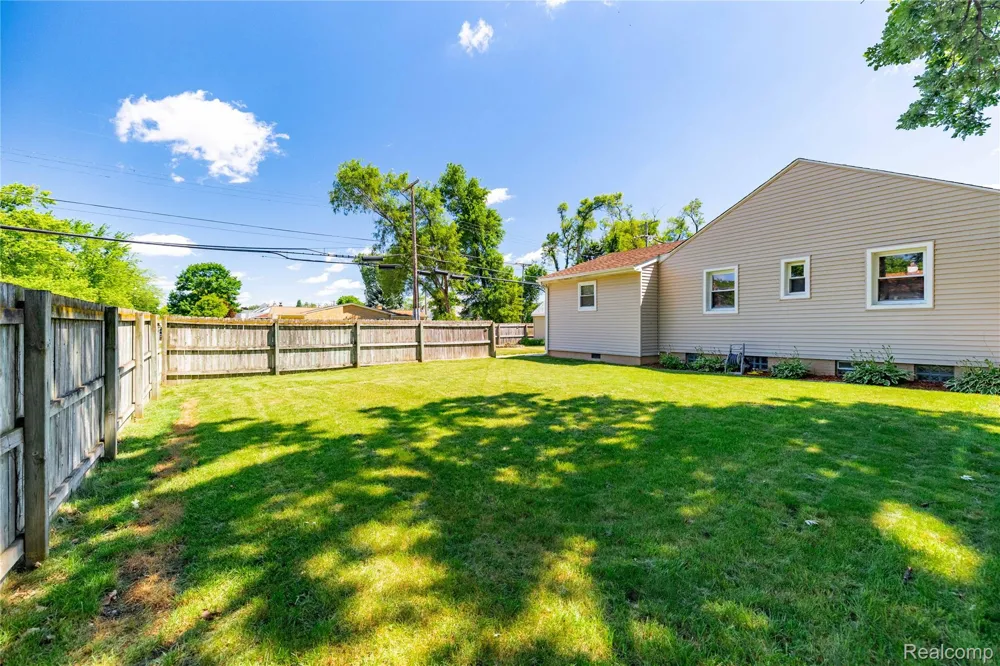 826 Goddard Street Wyandotte City, MI 48192