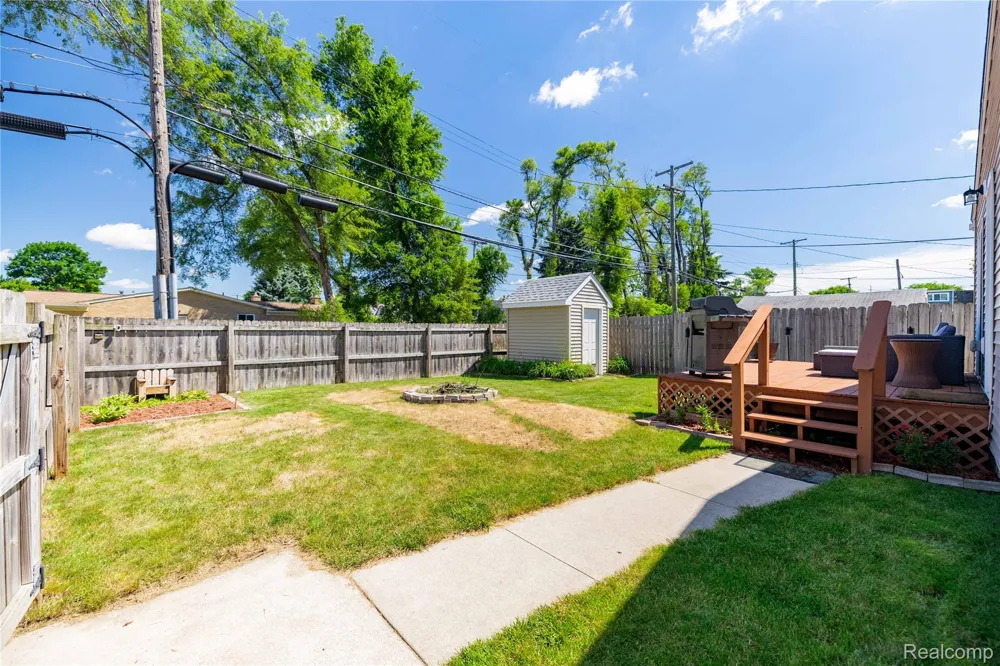 826 Goddard Street Wyandotte City, MI 48192