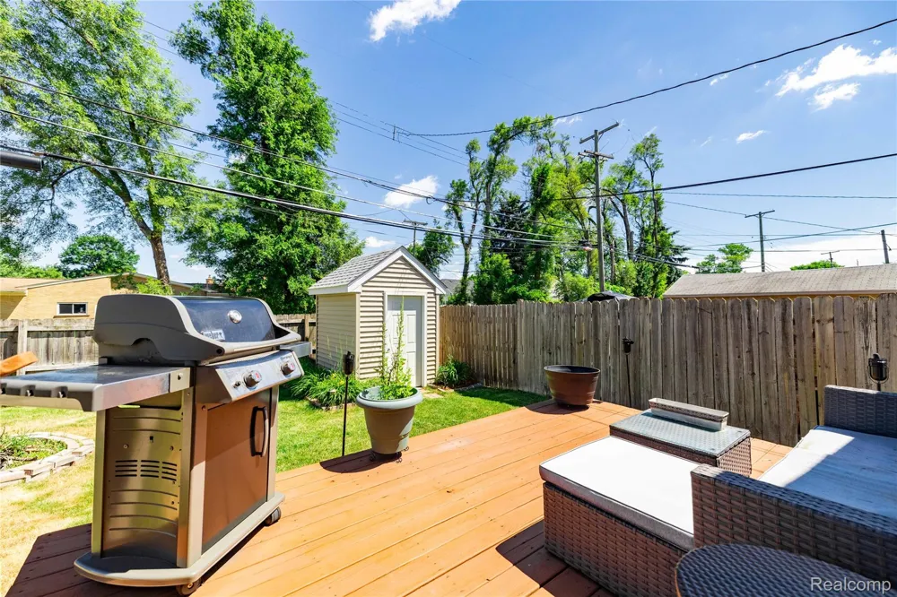 826 Goddard Street Wyandotte City, MI 48192