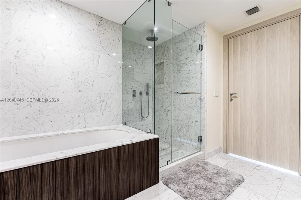 1000 Brickell Plz #4906 Miami, FL 33131