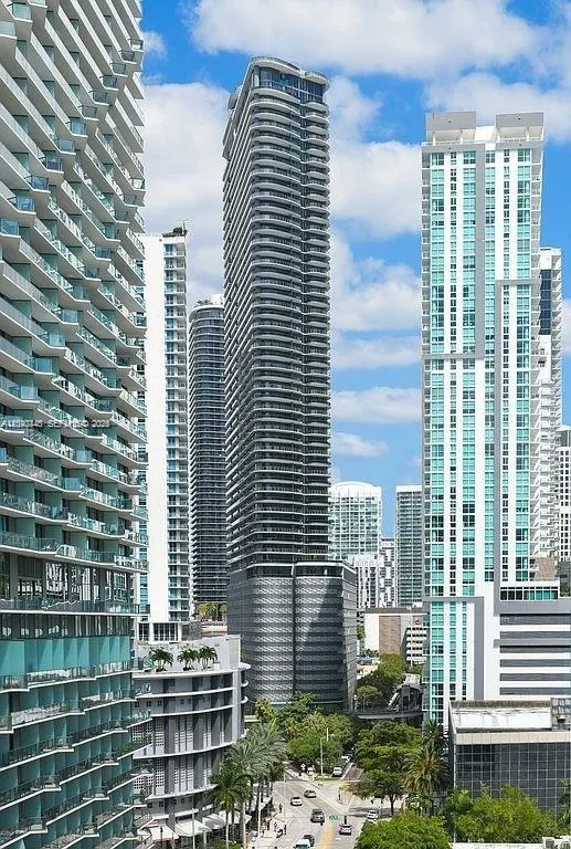1000 Brickell Plz #4906 Miami, FL 33131