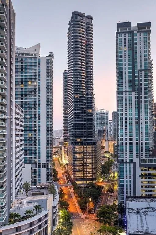 1000 Brickell Plz #4906 Miami, FL 33131