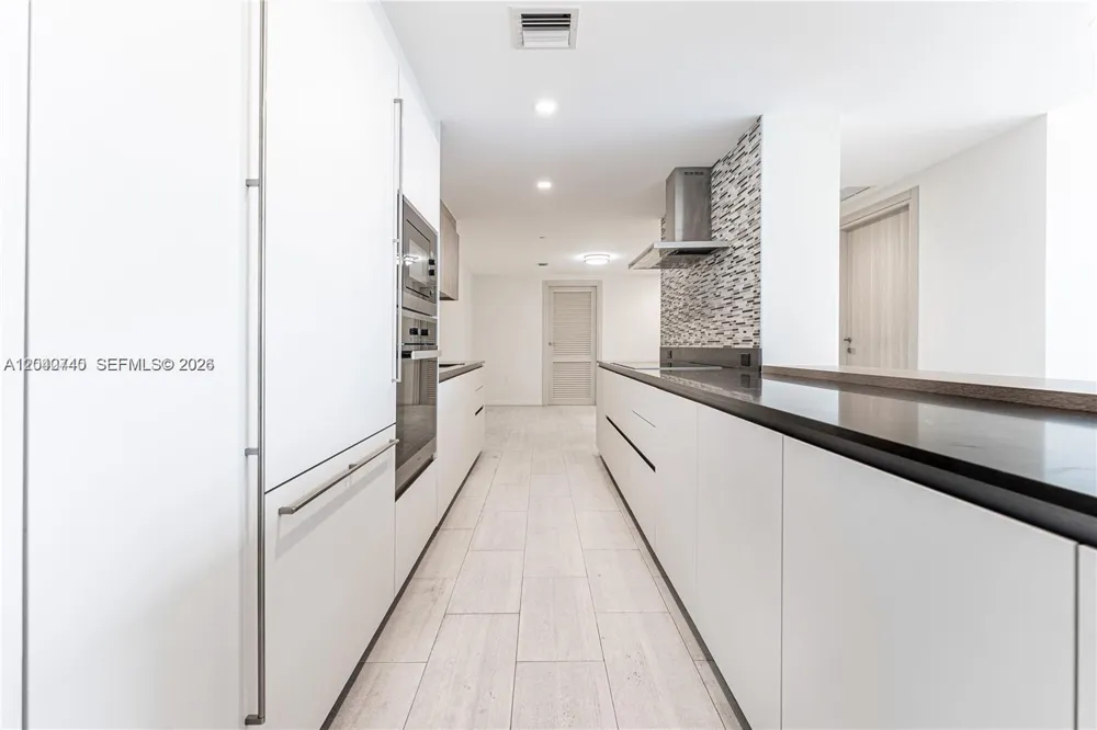 1000 Brickell Plz #4906 Miami, FL 33131